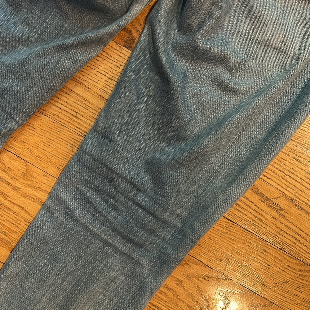 Levi’s Distressed Jeans - Picture 5 of 5
